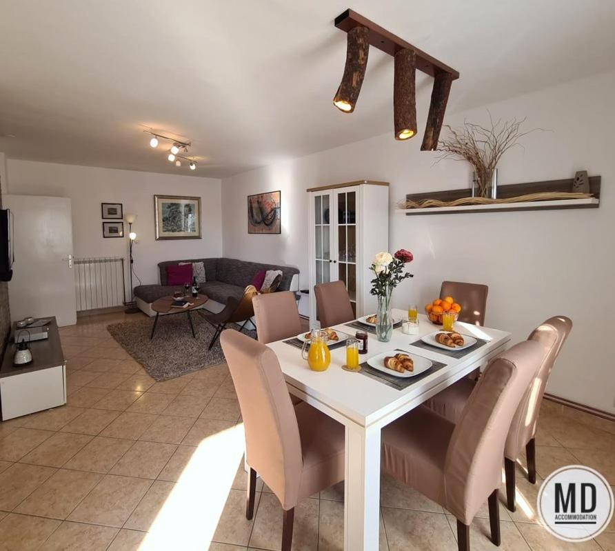 Apartment Valery Pula Buitenkant foto